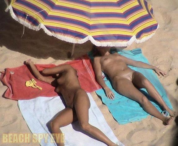 Cunts on Beach - You’re exposed to see shaved and yummy pussies of these hotties on the beach!; Amateur Beach 