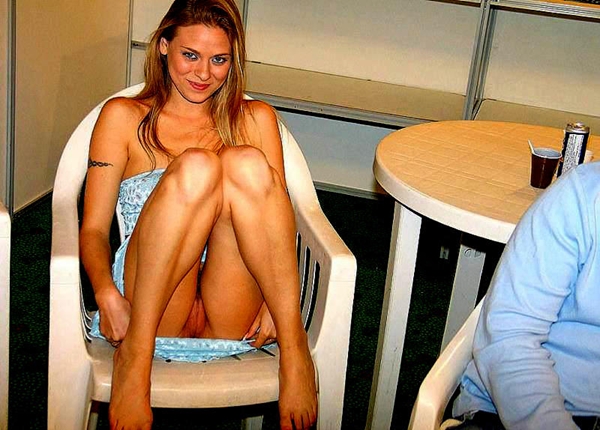 Sitting Upskirt Britneys Upskirt; Amateur Public 