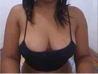 (JPEG Image, 320 × 240 pixels); Big Tits Latina 