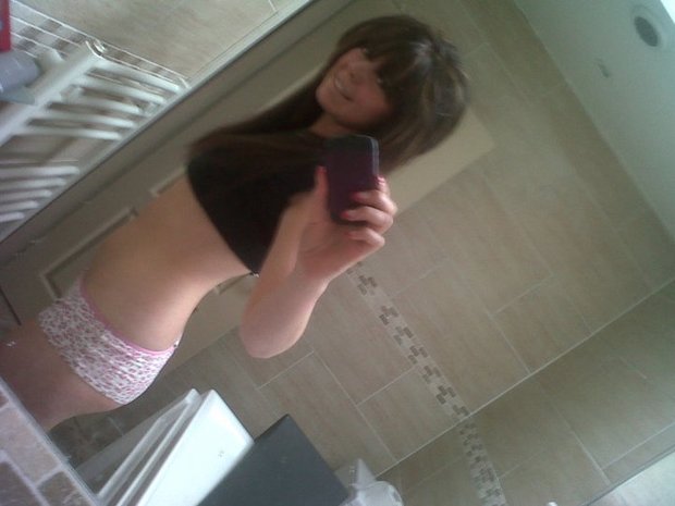 ...; Babe Selfshot Teen 